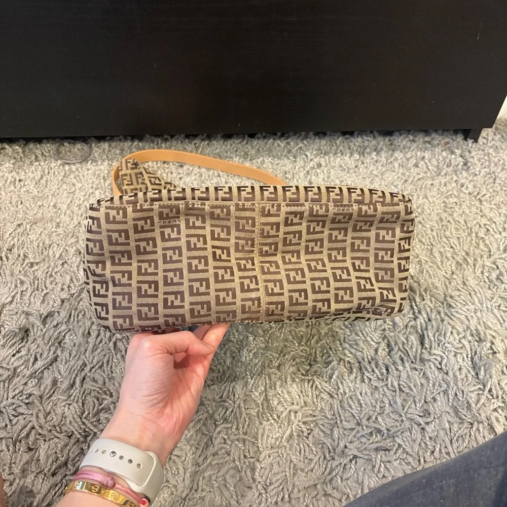 FENDI Zucca Mama Baguette Beige and tan - Picture 10 of 16